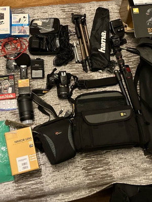 Nikon D3500 πακέτο σαν καινούργιο με φακούς και αξεσουάρ