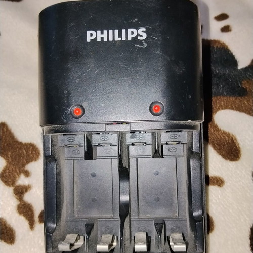 Philips SCB1480NB/12 universal battery charger