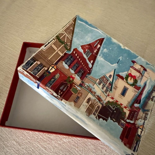 Paper box used