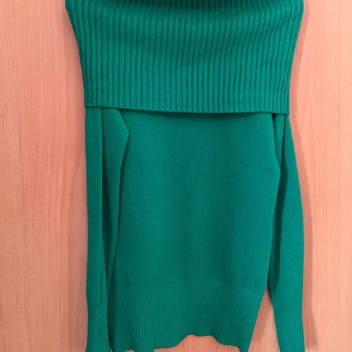 Knitted turtleneck sweater like new, size M, green