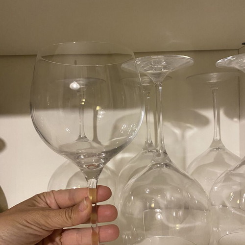 Wine glasses set of 6 like new, large