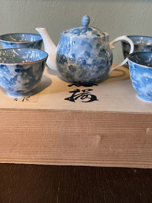 Sometsuke Style Japanese Tea Set with 4 Cups in Wooden Box, New