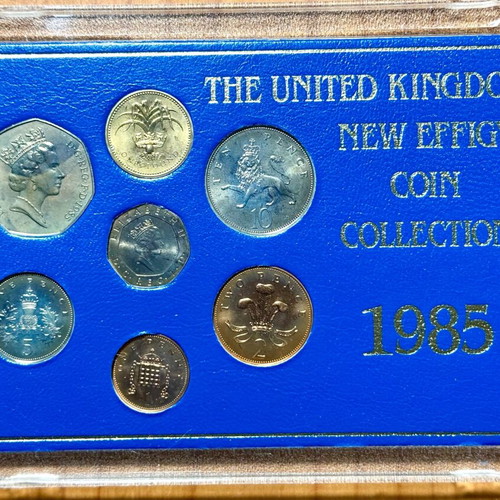 Collectible 1985 New Effigy coin set, like new, United Kingdom