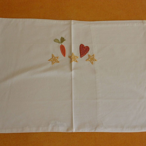 Baby Crib Bedding Set like new, cotton with animal designs