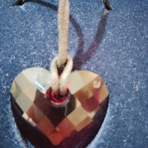 Swarovski heart pendant like new, red