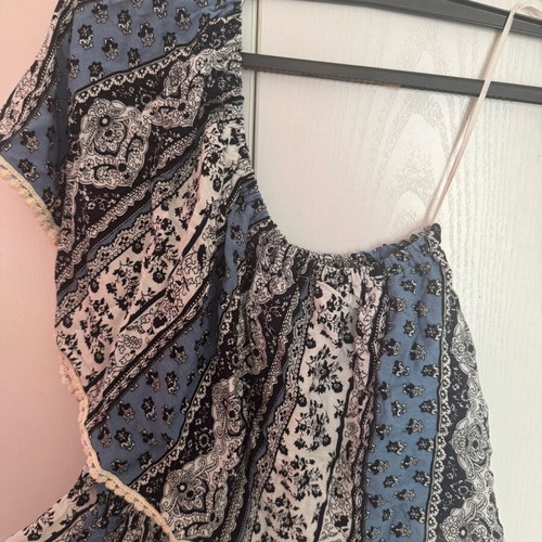 FJO dress like new, multicolored, one shoulder, size M-L