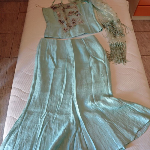 Maxin women's set like new, turquoise with embroidered bust and scarf