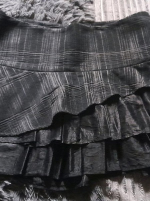 Branded skirt like new with great design size S/M