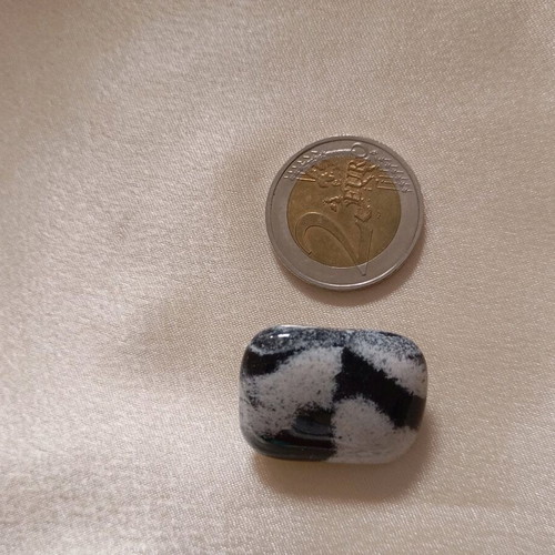 Clip earrings made of jasper stone used, black and gray