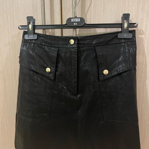 Zara mini skirt like new, black with crinkled leather look