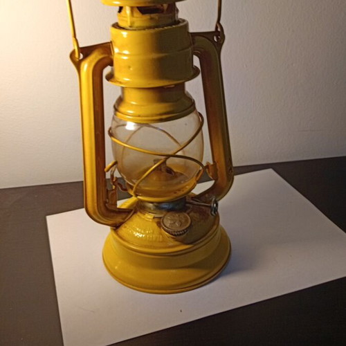 Meva 864 storm lantern like new