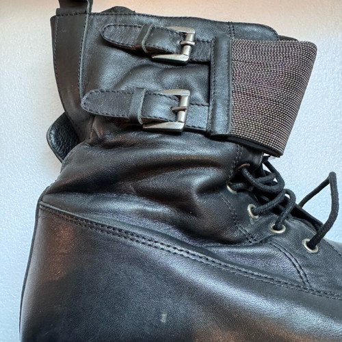 Esthissis black leather ankle boots used No 39