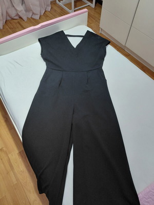 Calliope jumpsuit like new, black, ankle length, elastic