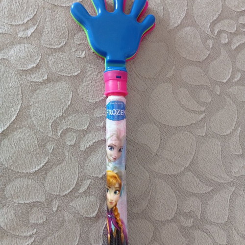Frozen bubble blower with clapping sound