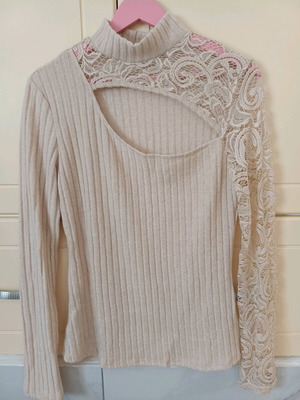 Women's rib blouse like new with lace, size XL, beige