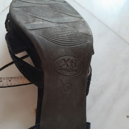Xti Tentations Sandals No 38 used, black