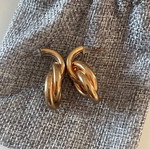 Dangling earrings used with tarnish