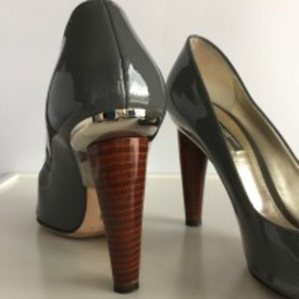 Dolce & Gabbana grey peep toes size IT 37