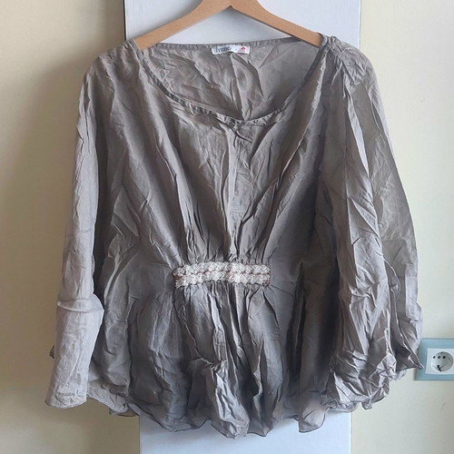 Lynne beige blouse, size Small / Medium