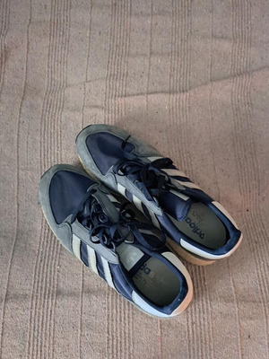 Adidas casual shoes like new, white and blue, size 43-43.5