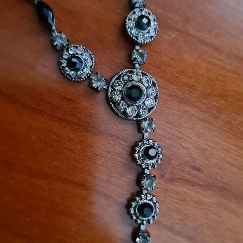 Silver-colored necklace with black stones unused from Accessorize