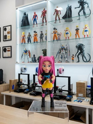 Φιγούρα Mira K-Pop 15cm κατόπιν παραγγελίας, premium 3D εκτύπωση PLA