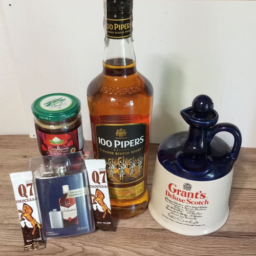 Romantic set for two with whisky and accessories, new