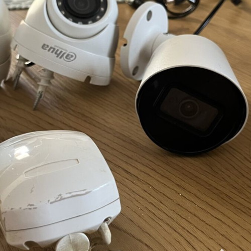 Dahua security camera set like new with motion detector