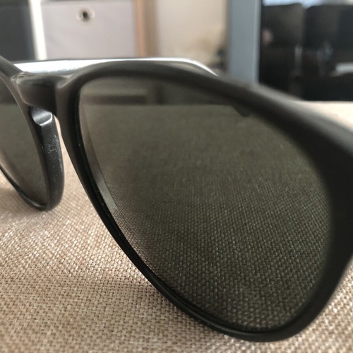 Rayban Broadway sunglasses used with minor lens scratches