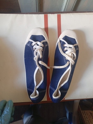Vintage Sportex sneakers size 42, like new, blue and white