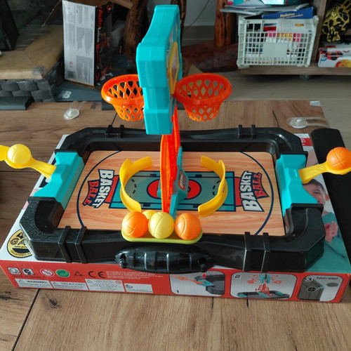 ToyMarkt Tabletop Basketball Game like new