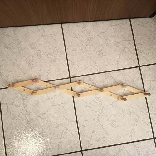 Children's expandable wall hanger like new