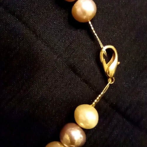 Handmade necklace with 39 multicolored natural freshwater pearls 10.5-11.3mm like new