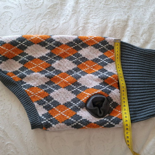 Dog pullover used, warm and soft