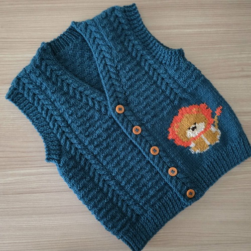 Handmade knitted sleeveless vest with lion design for 10-24 months