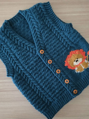 Handmade knitted sleeveless vest with lion design for 10-24 months