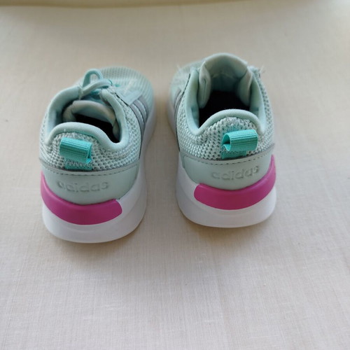 Girls' athletic shoes like new, size 21