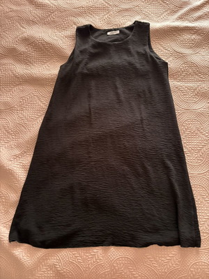 Women's summer dress black like new, one size