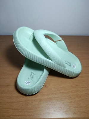 Ocean Addicts Cloud flip flops, mint