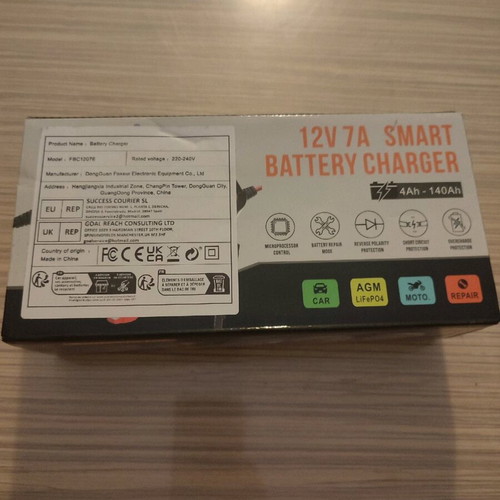 Car battery charger 12V 7A new