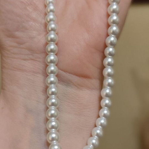 Necklace with white pearls and silver clasp new