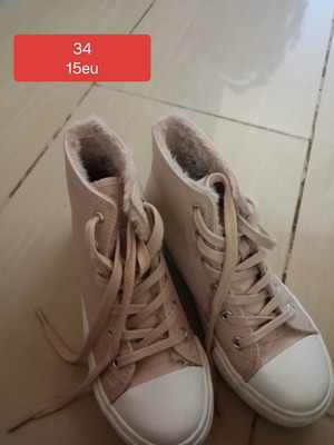 Girls sport shoes