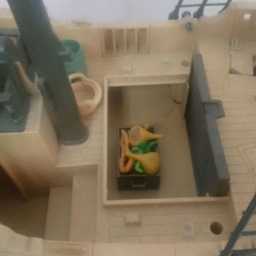 Playmobil Large Pirate Ship 4290 used with 5 cannons and 6 figures vintage