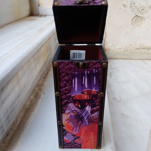 Decorative wooden wine box