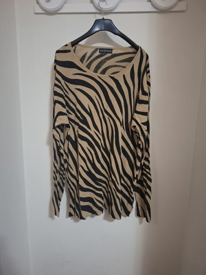 Πουλόβερ animal print ζέβρα onesize σαν καινούργιο, πολύχρωμο