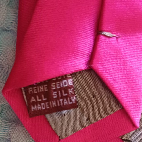 Pierre Cardin tie and pocket square set new, fuchsia silk