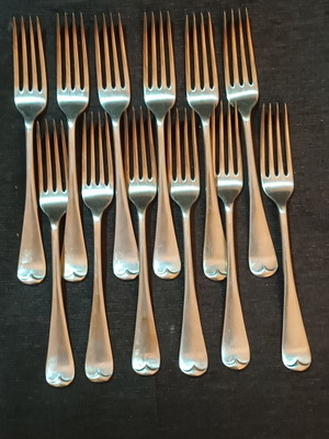 Set of 12 vintage silver-plated forks William Hutton & Sons like new