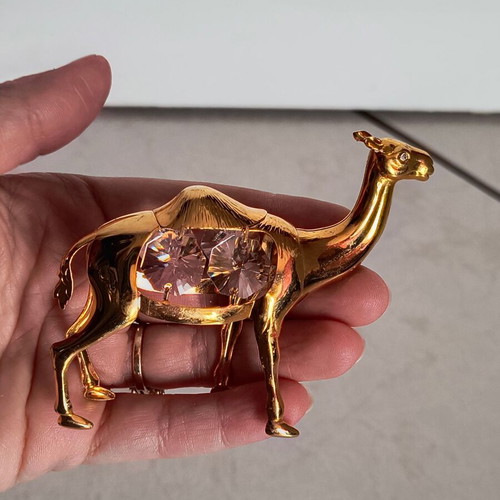 Decorative camel gold-plated with 4 crystals new