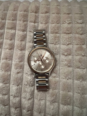 Tommy Hilfiger Emmy Multifunction 1781876 γυναικείο ρολόι σαν καινούργιο, χρυσαφί και ροζ