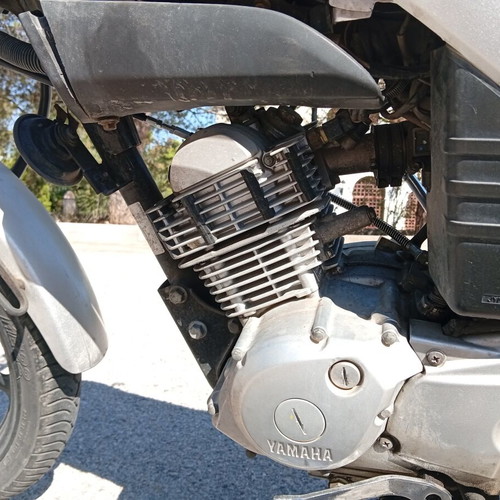 Yamaha YBR 125 road motorcycle, 2008, silver
